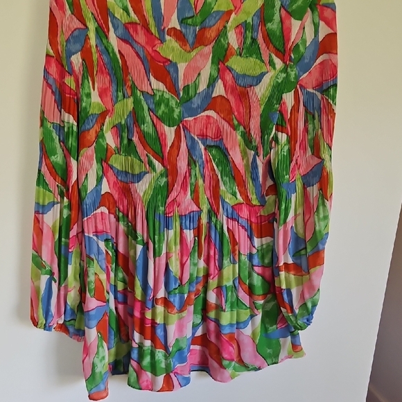 Colorful Abstract Women's Top - Picture 6 of 7